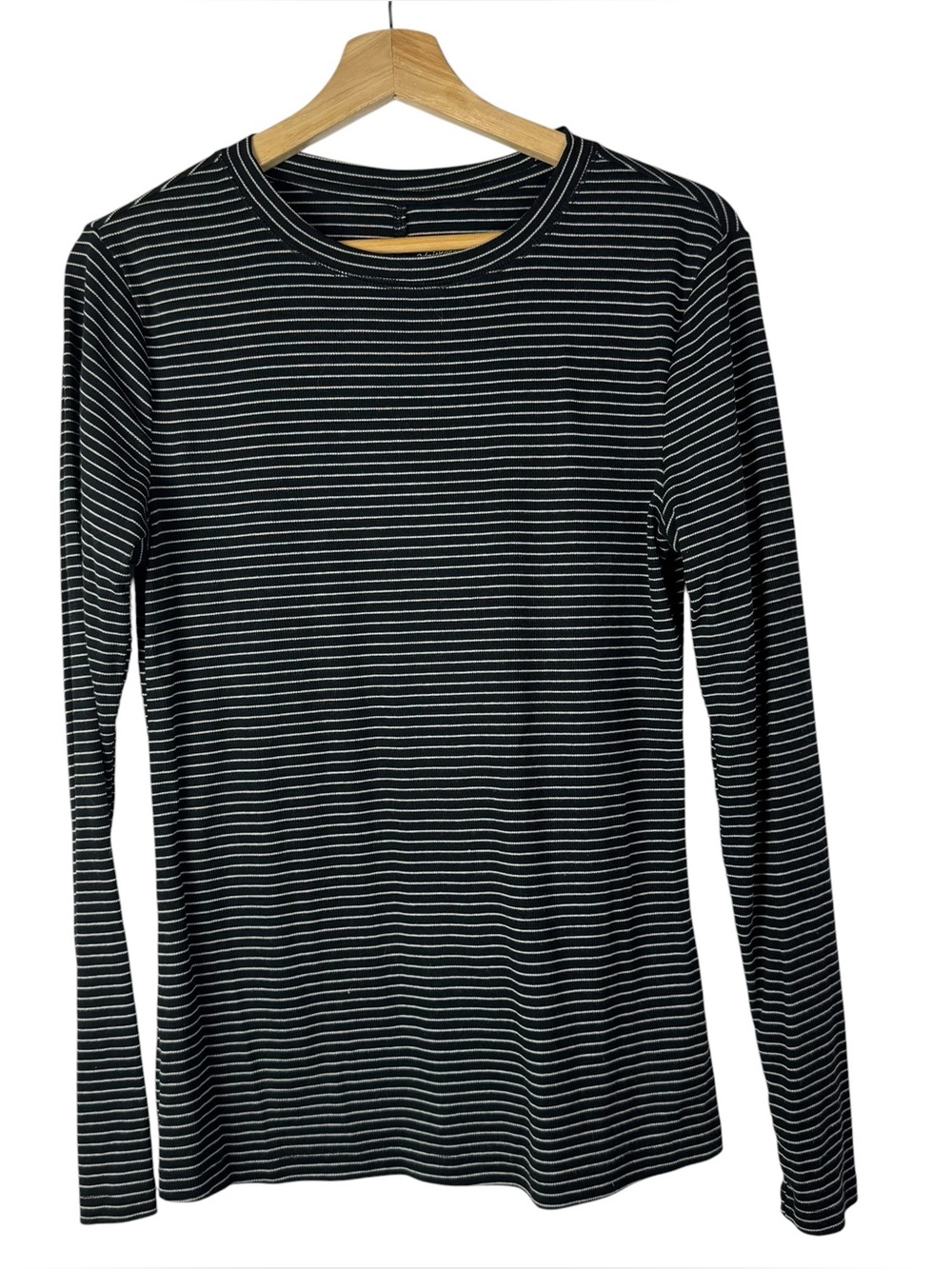 Universal Thread Black & White Stripe Ribbed Long Sleeve T-Shirt M